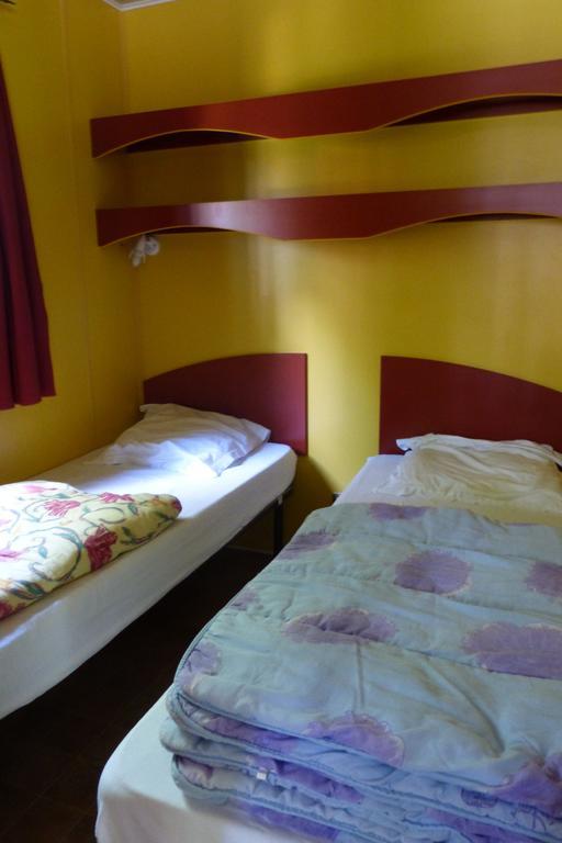 Chateau-camping La Grange Fort, 63500 Les Pradeaux