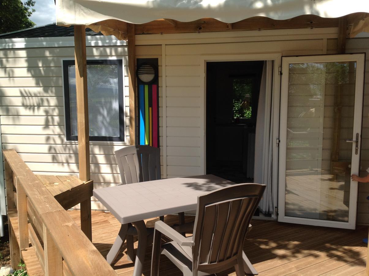 Chateau-camping La Grange Fort, 63500 Campingplatz
